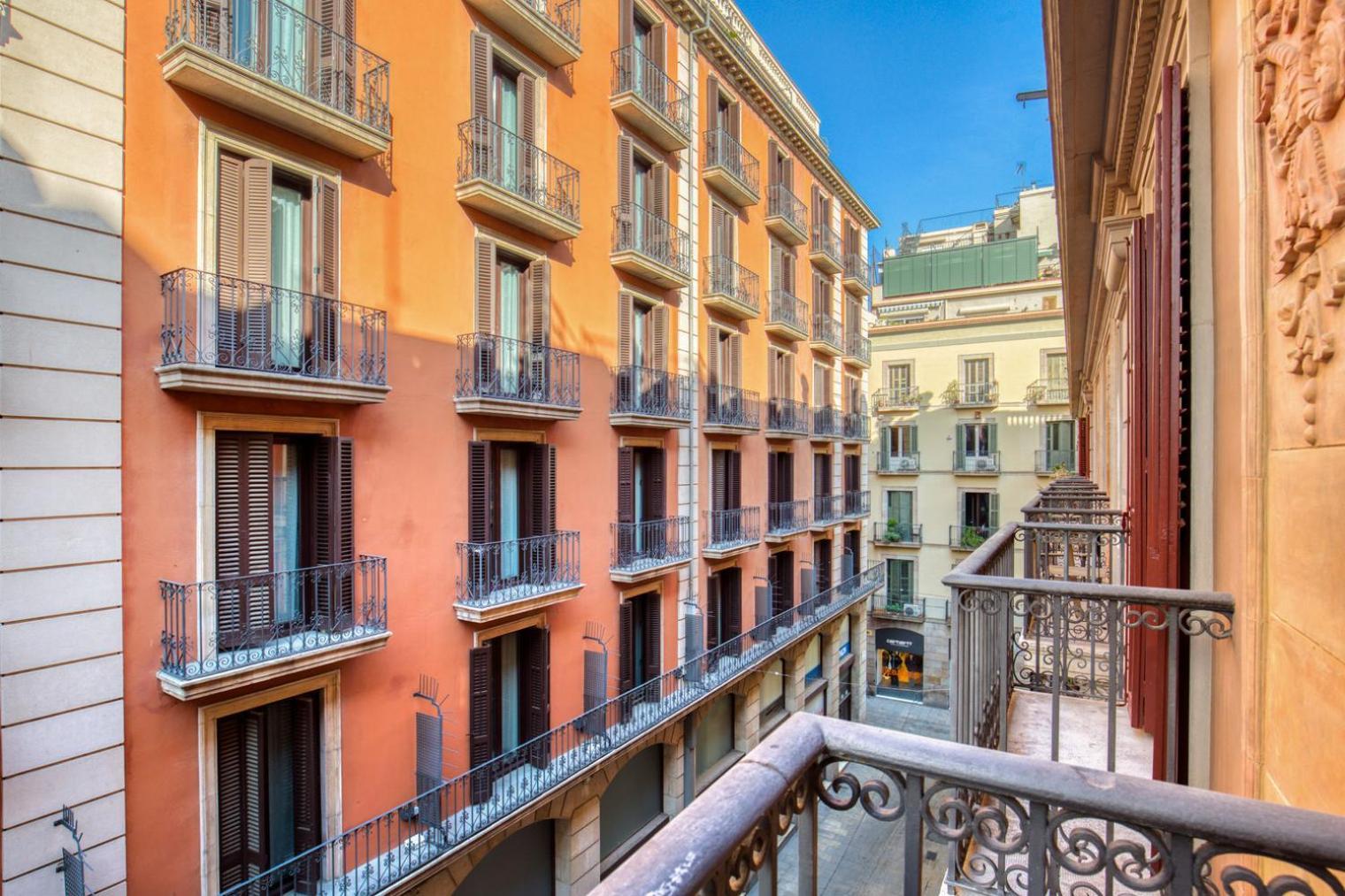 Apartment Blueground El Gotic Balcony Fully Furnished Bcn-122